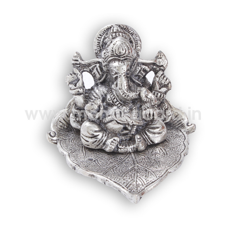 Ganesha on leaf small without deepak
