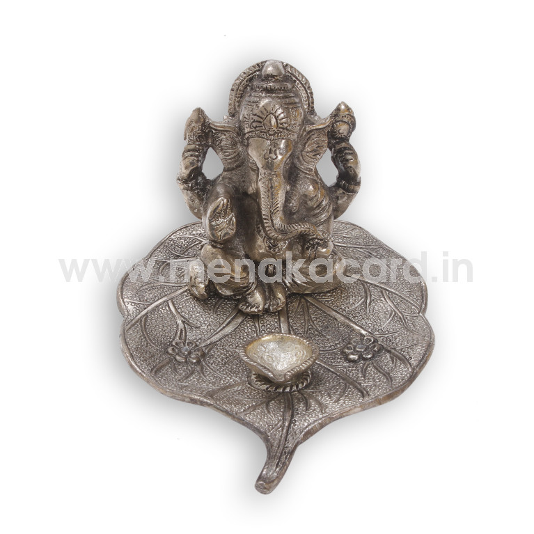 Ganesha on leaf Big with deepak